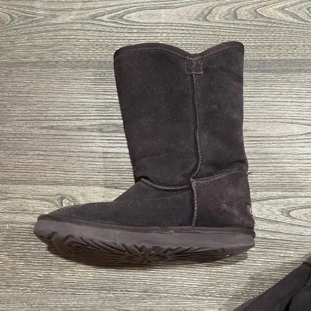 UGG Australia Bailey Button Triplet II Sheepskin Boots Wool Lined Brown Size W8 - Picture 3 of 12